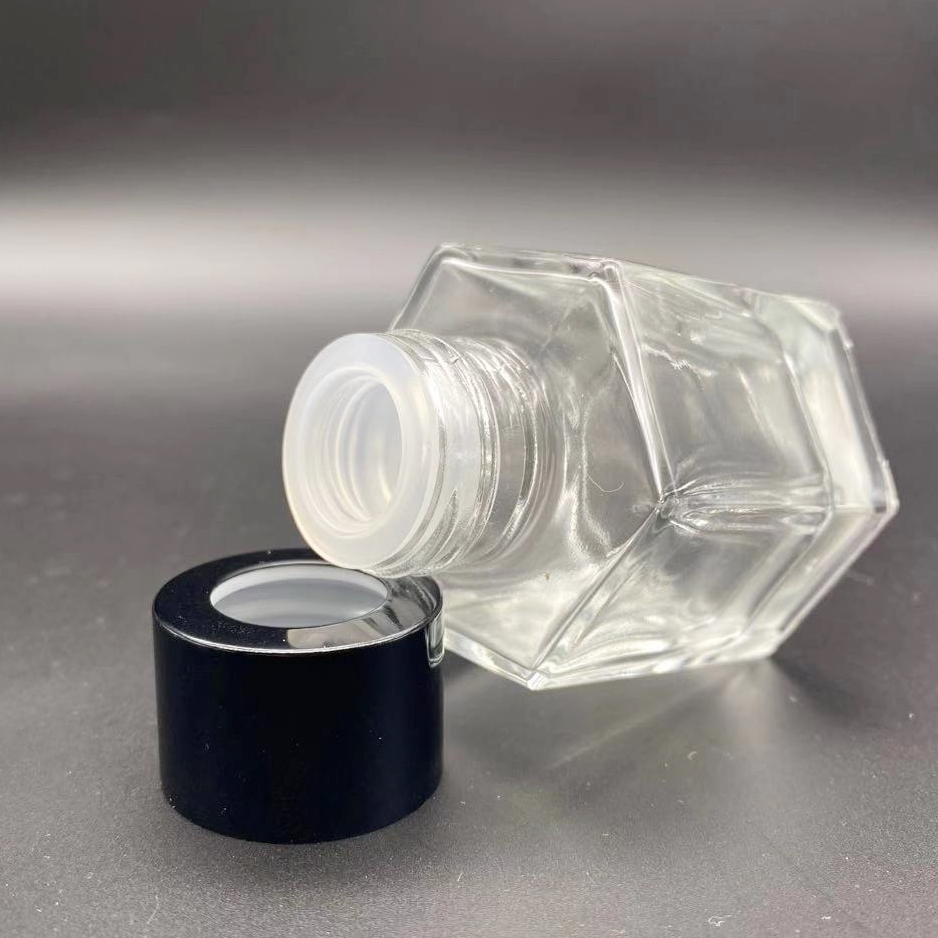 Hexagonal Prism Shape Clear Metal Cap Fragrance Reed Diffuse Glass Bottle