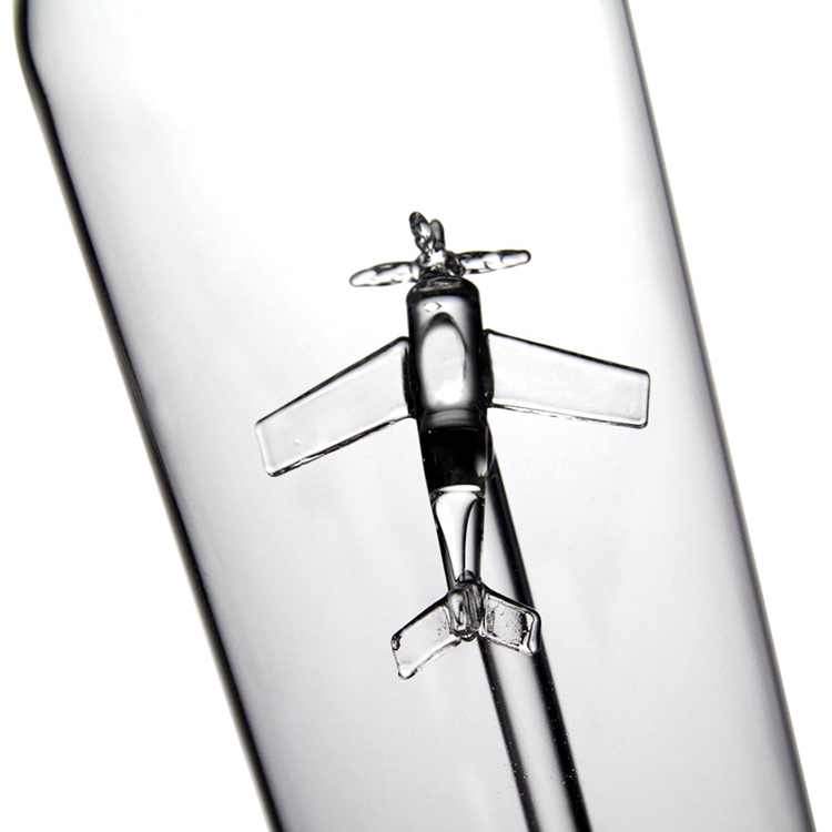High Borosilicate 750 ml Gin Brandy Glass Bottle With Customized Aircraft