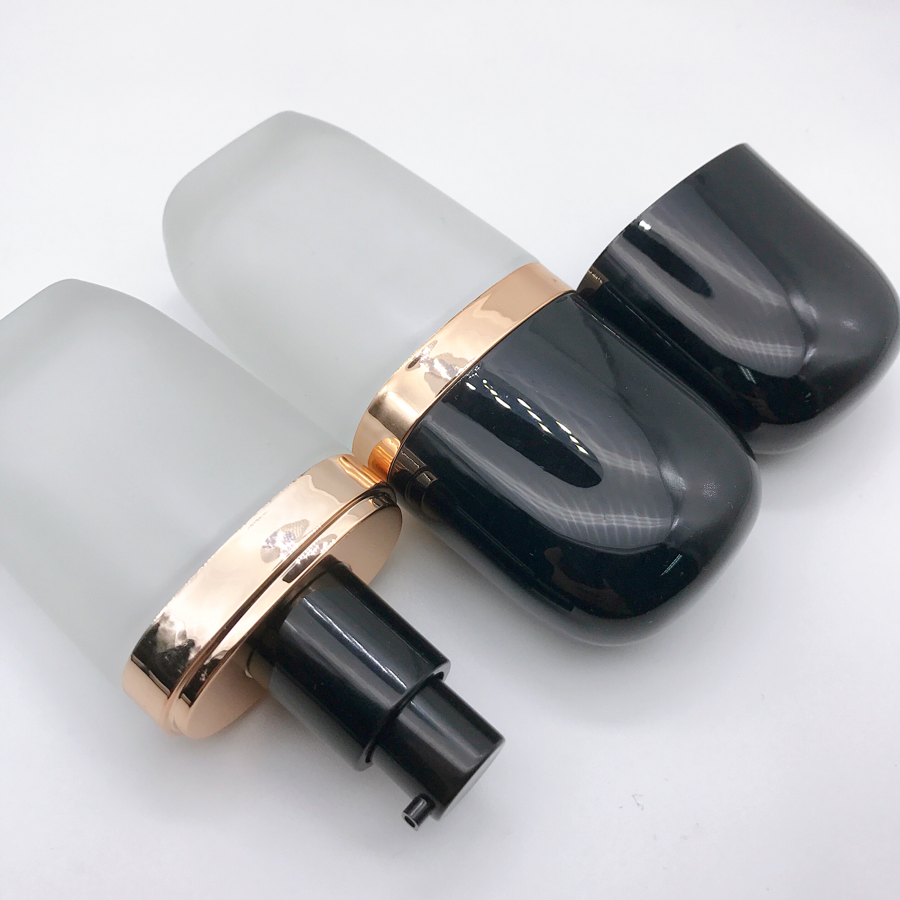 High Quality 30Ml Frosted Glass Cosmetic Foundation Lotion Pump Bottle