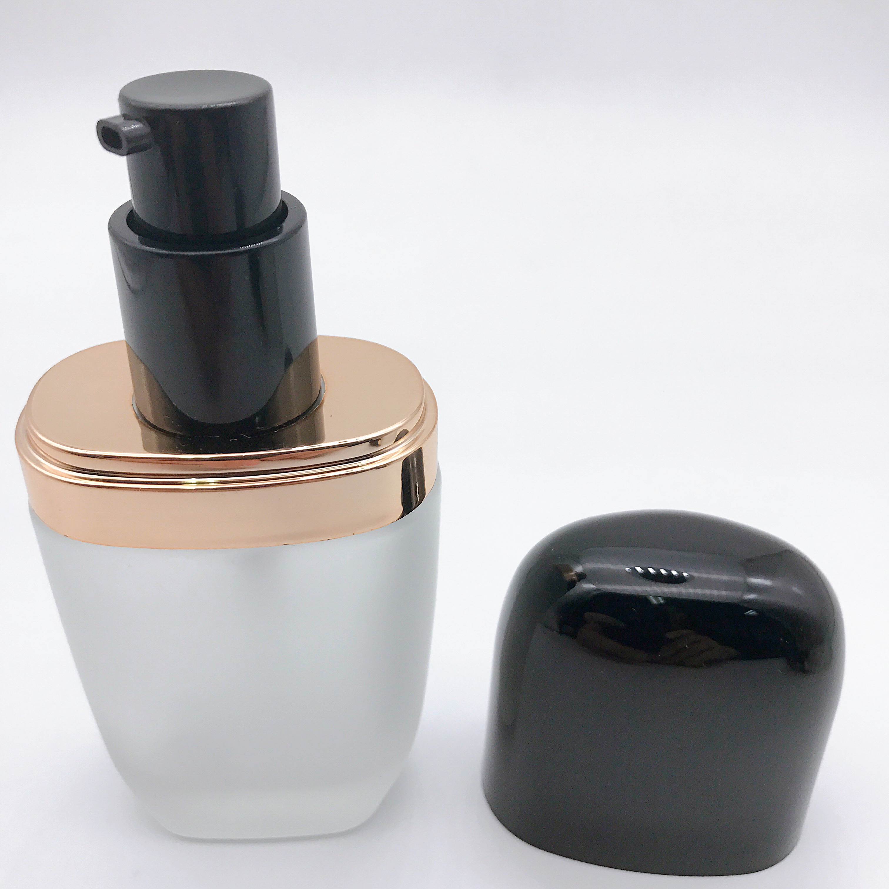 High Quality 30Ml Frosted Glass Cosmetic Foundation Lotion Pump Bottle
