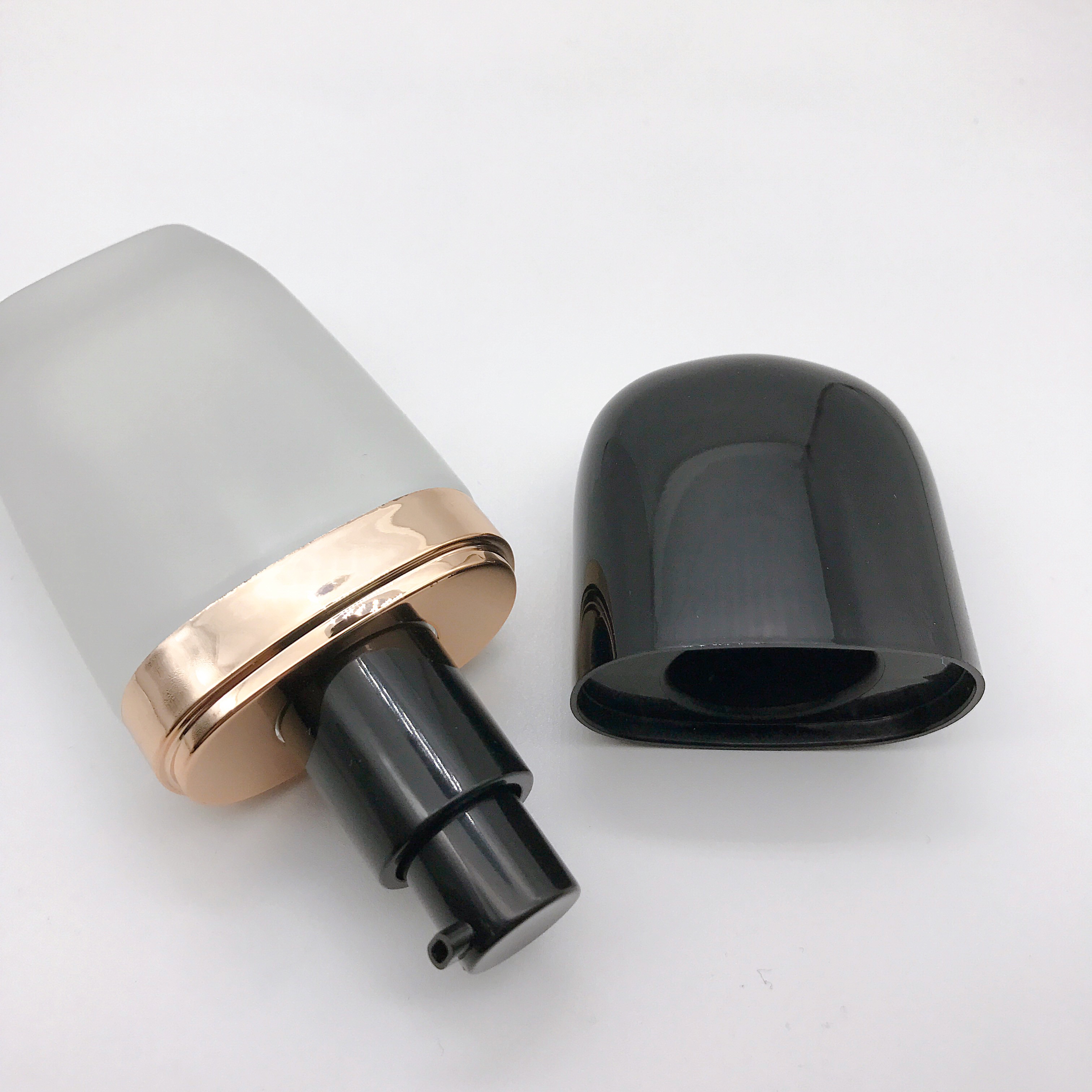 High Quality 30Ml Frosted Glass Cosmetic Foundation Lotion Pump Bottle