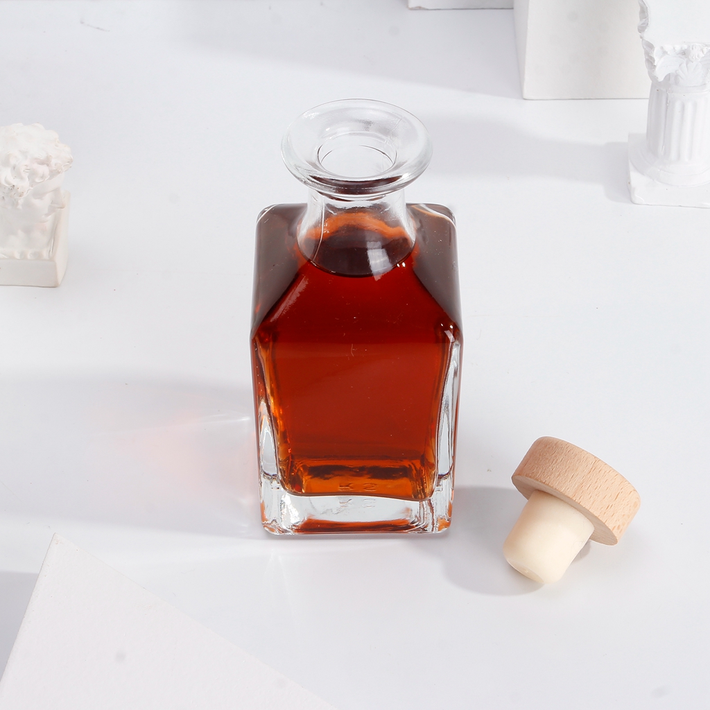 High Quality 50ml 80ml Mini Wine Glass Bottles Square Shape Juice/Wine Drinking Bottles with cork in bulk