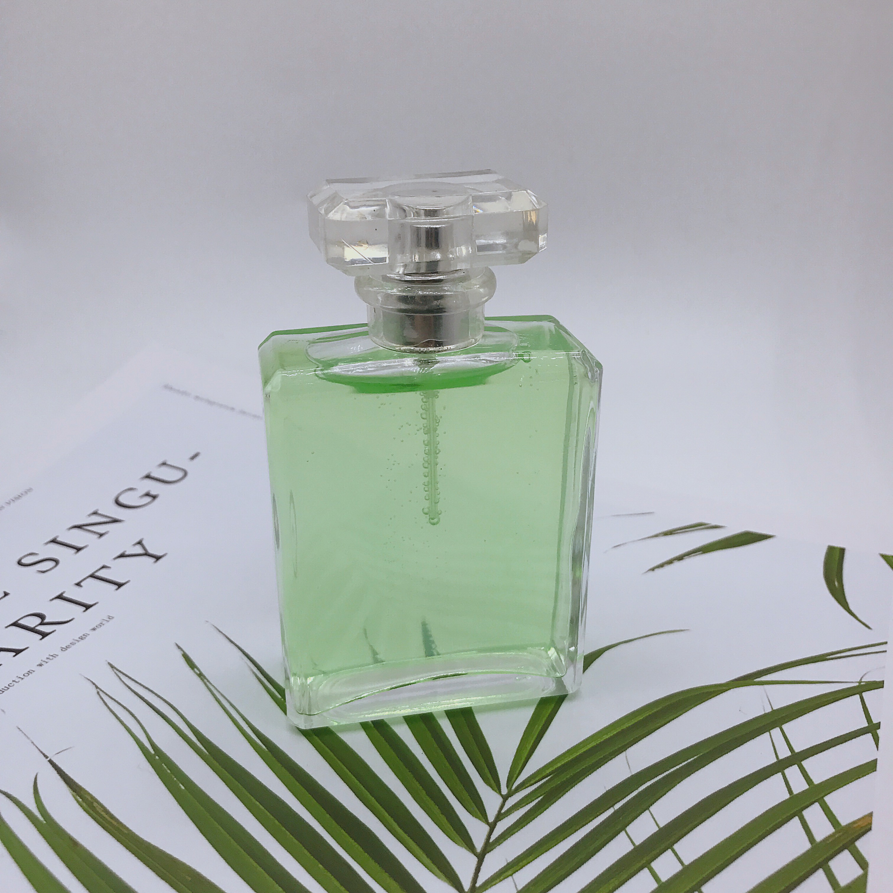 High Quality 50ml Classic Square Perfume Glass Pump Spray Bottle Luxury Clear Mist Sprayer Bottle