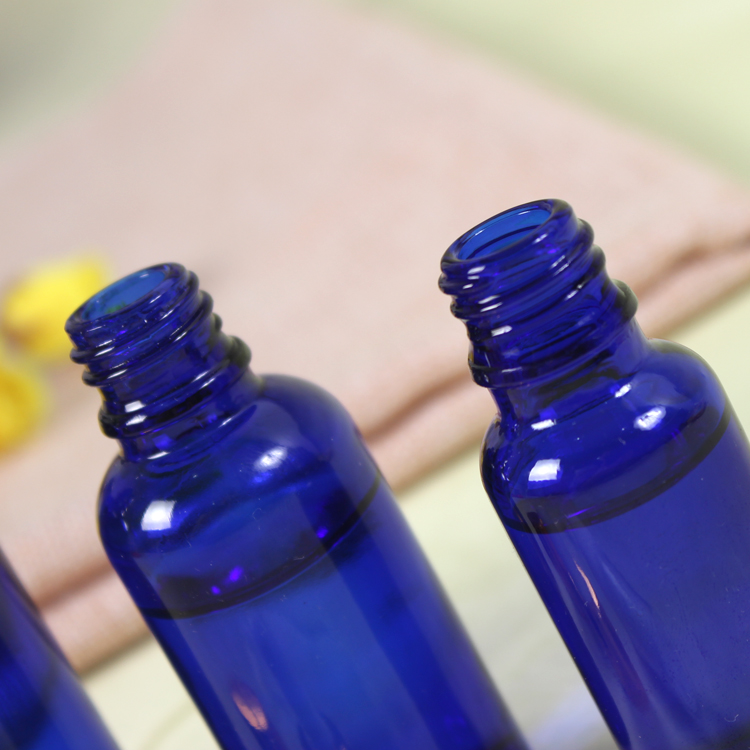 High Quality Blue Essential Oil Bottle with Different Lid in 15ml 30ml 50ml