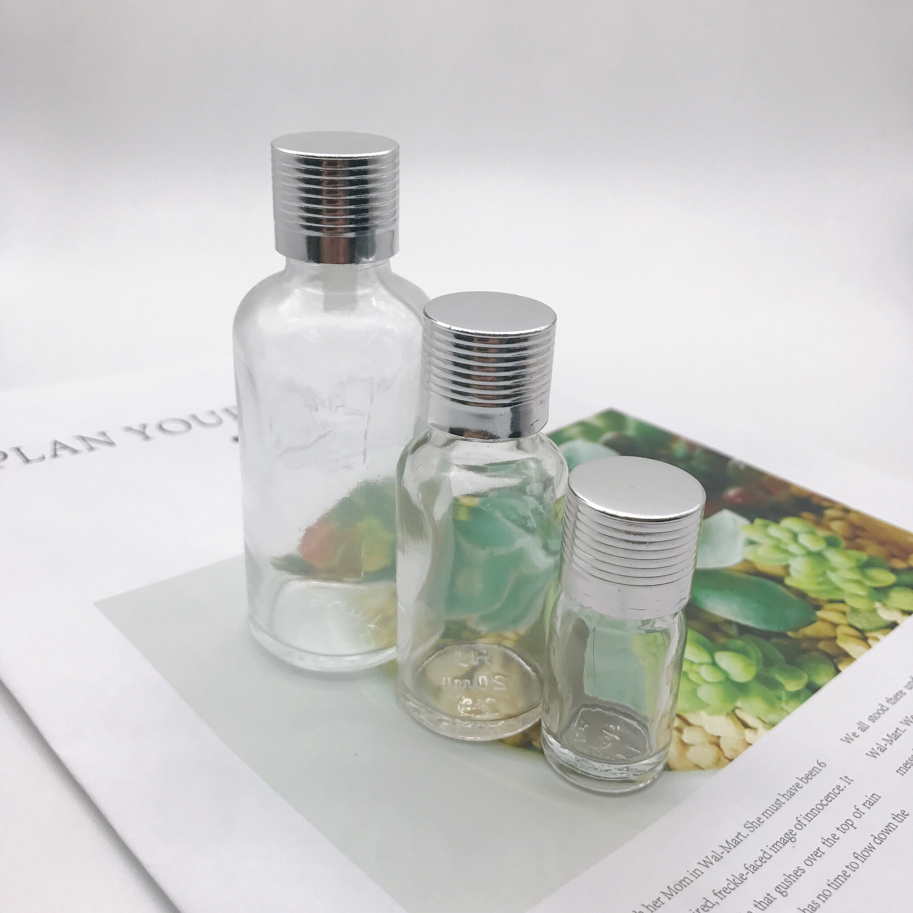 High Quality CBD Essential Oil Bottles Transparent color with silver gold cap