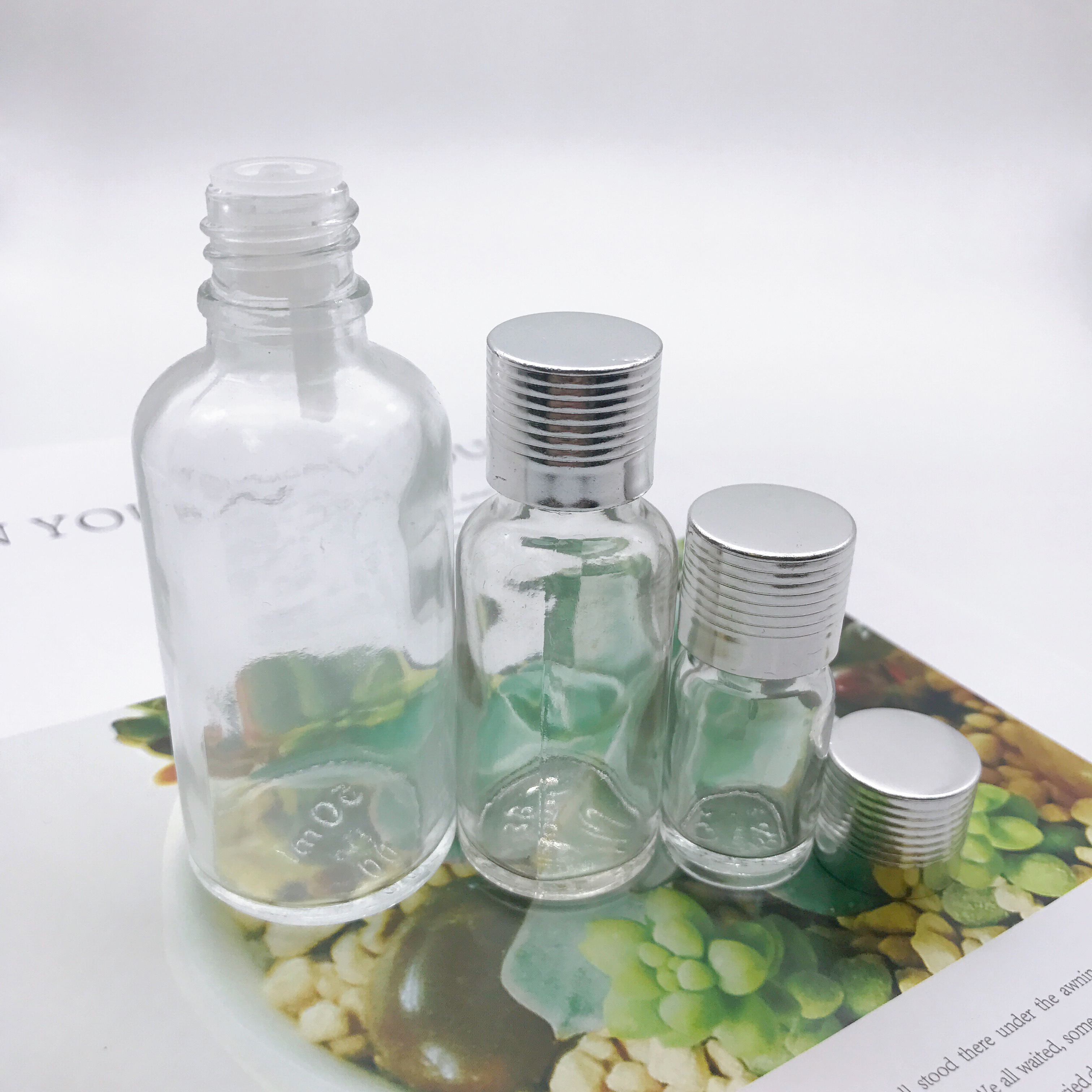 High Quality CBD Essential Oil Bottles Transparent color with silver gold cap