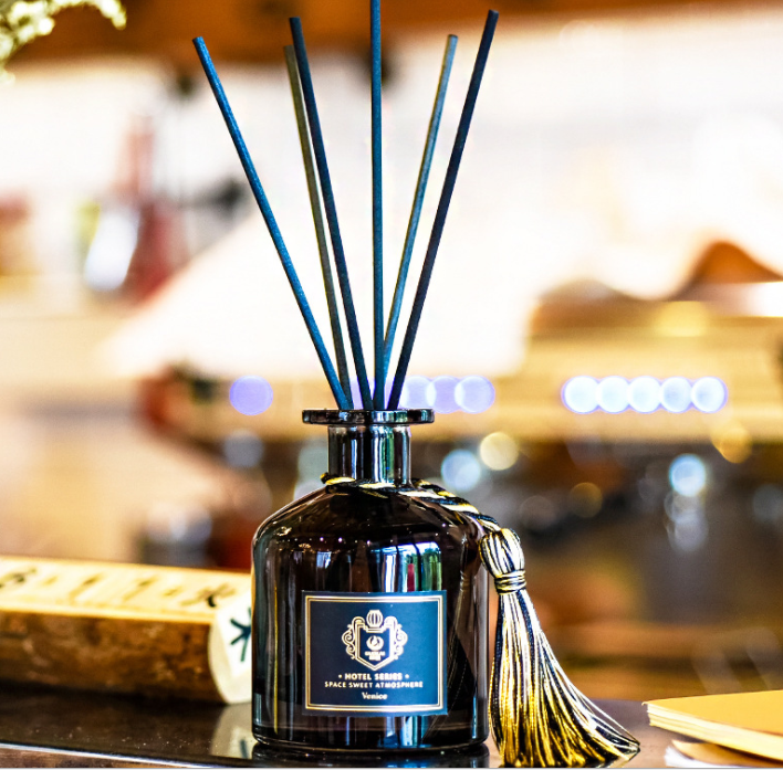 High Quality Clear Black Empty 50ml 100ml Round Reed Diffuser Glass Bottle