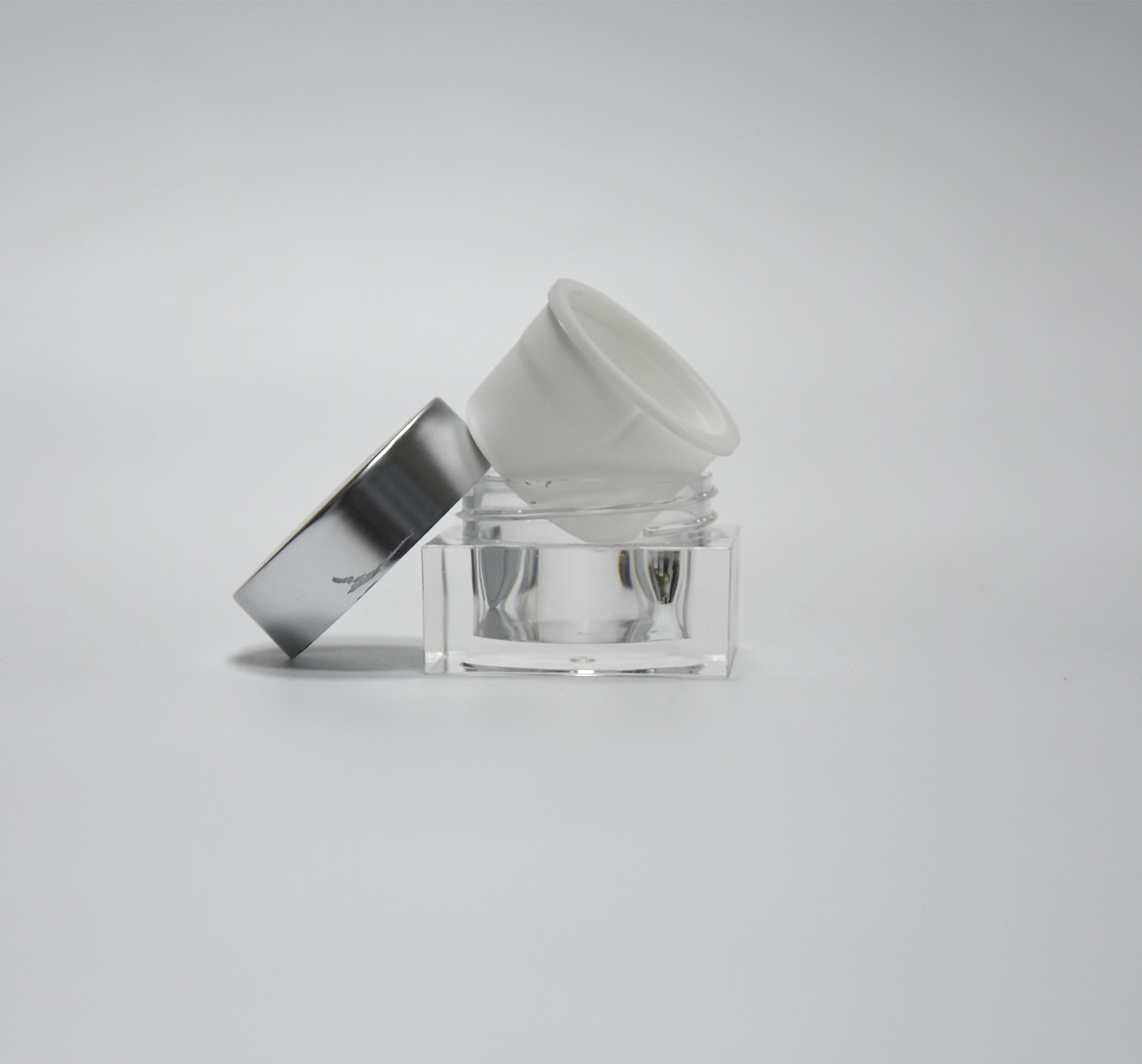 High Quality Eco- Friendly Empty Mini Square Clear 5g Cosmetic Containers Plastic Cream Jars with Silver Lid