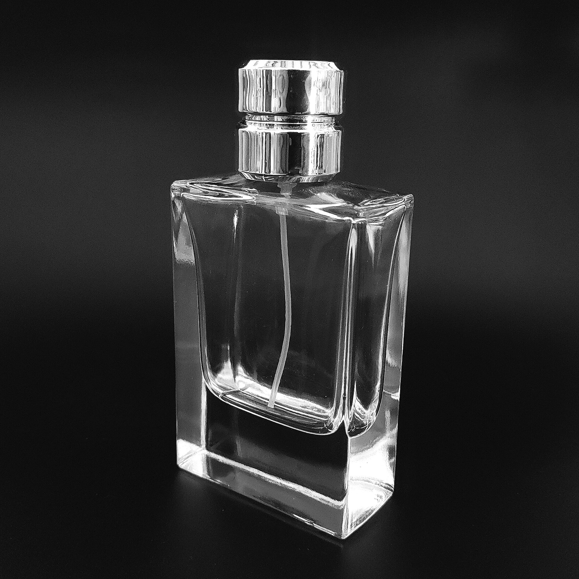 High Quality Empty Thick Clear 50ml Glass Spray Parfum Bottle Square Crimp Perfume Bottles Wholesale