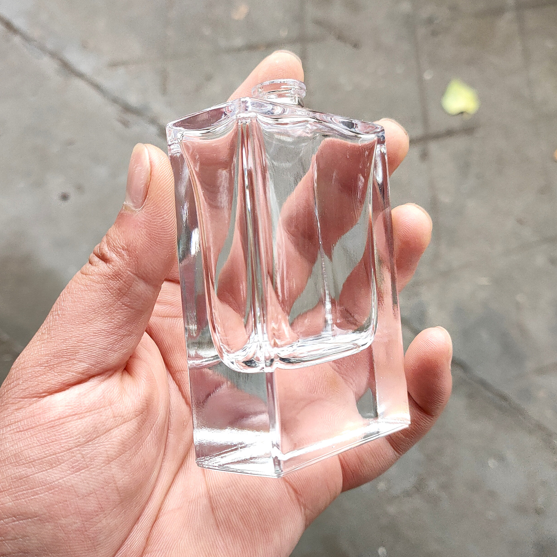 High Quality Empty Thick Clear 50ml Glass Spray Parfum Bottle Square Crimp Perfume Bottles Wholesale