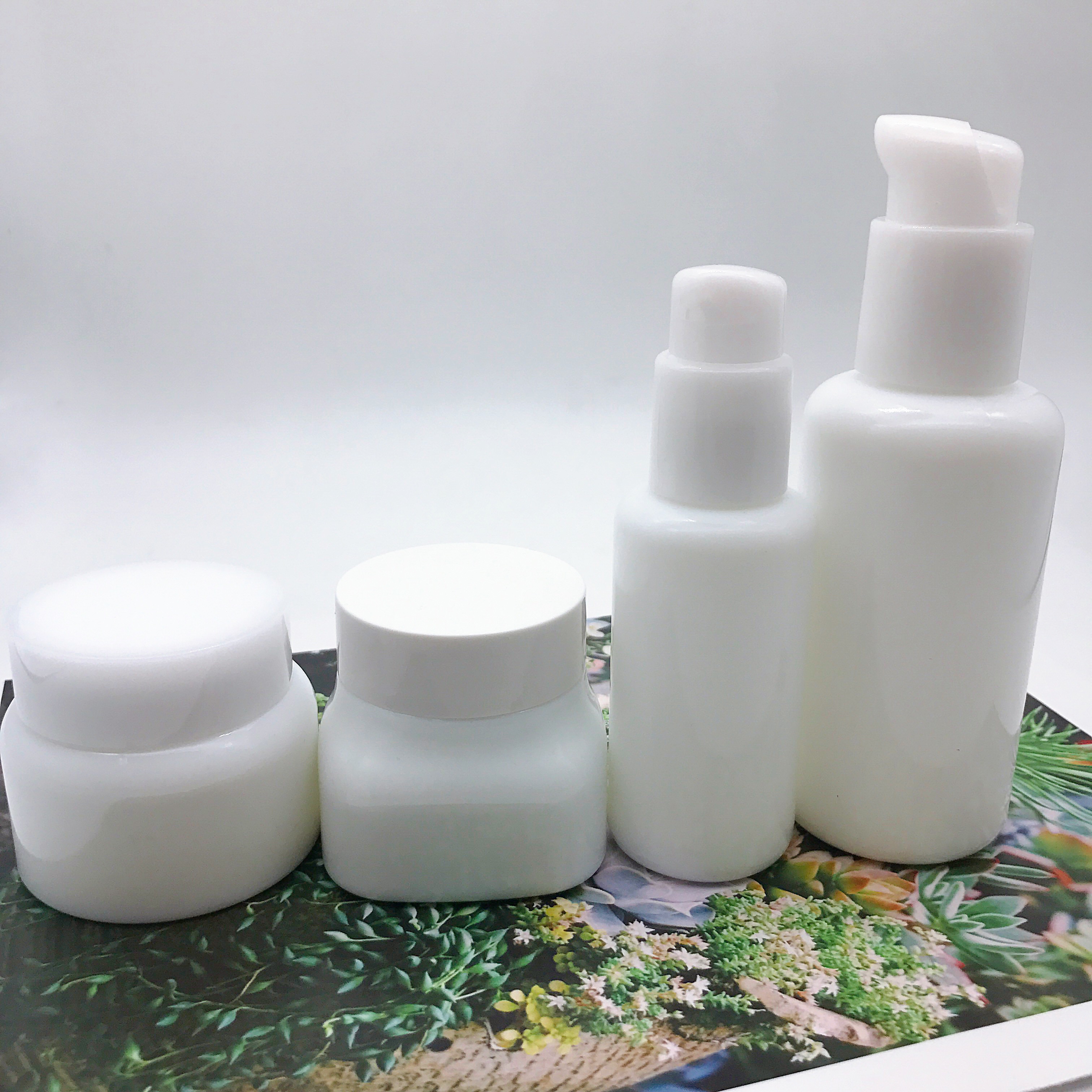 High Quality Empty White Glass Cosmetics Cream Jar 50g