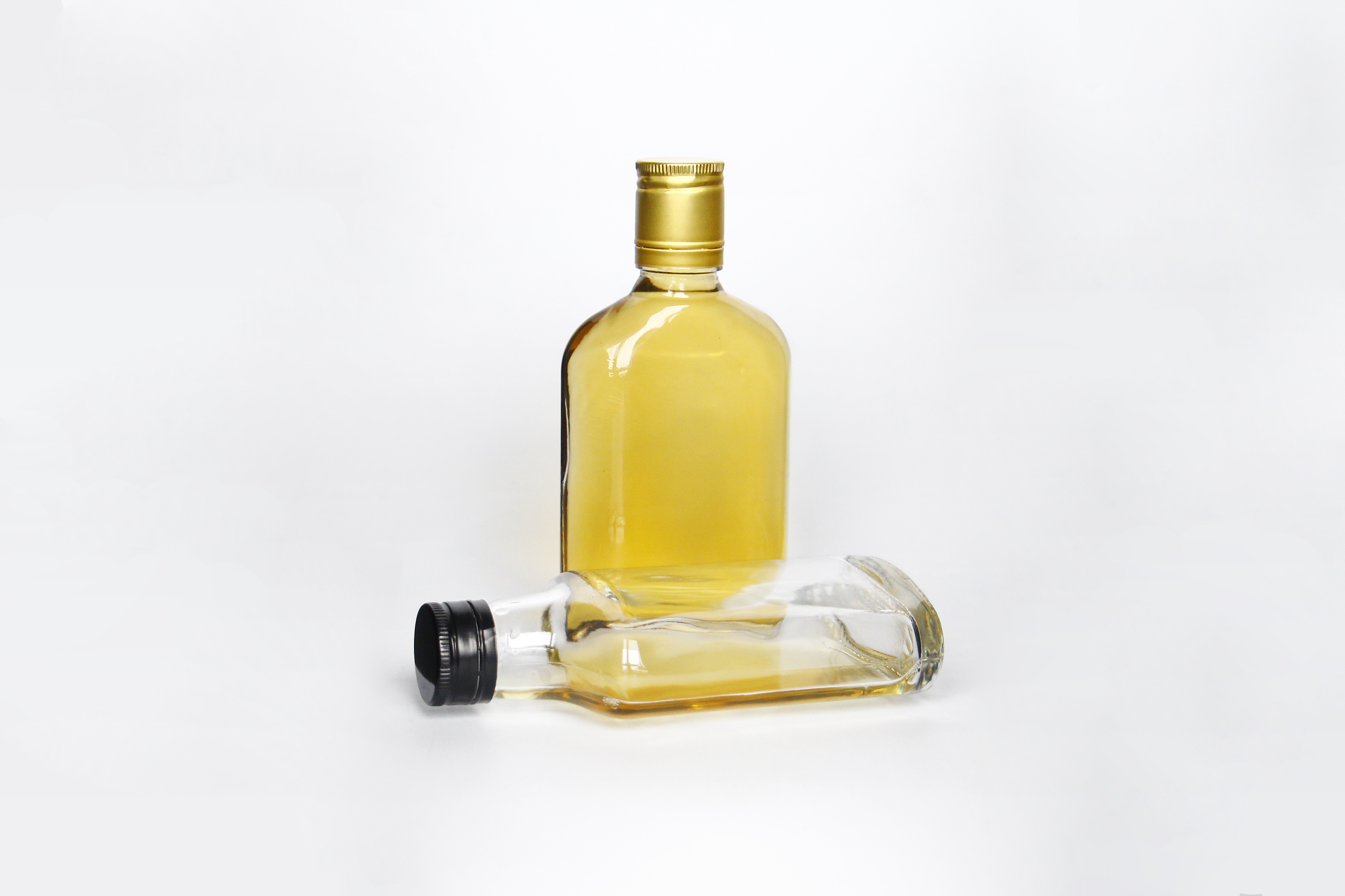 High Quality Flask Glass Bottle With Screw Lid 100m150ml 200ml 250ml 350ml 500ml For Whisky Cold Brew Coffee Juice Liquor