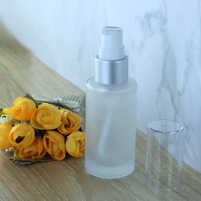 High Quality Flat Shoulder 30ml Frosted Glass Lotion Bottle for Cosmetic Packaging (EPG26)