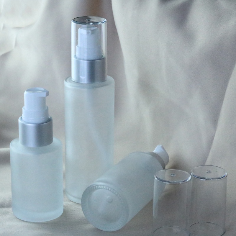 High Quality Flat Shoulder 30ml Frosted Glass Lotion Bottle for Cosmetic Packaging (EPG26)