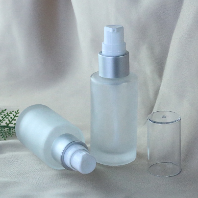 High Quality Flat Shoulder 30ml Frosted Glass Lotion Bottle for Cosmetic Packaging (EPG26)