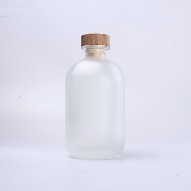 High Quality Frosted 250ml 375ml 500ml 8oz 12oz 16oz Gin Glass Bottle With Wood Cork Stopper