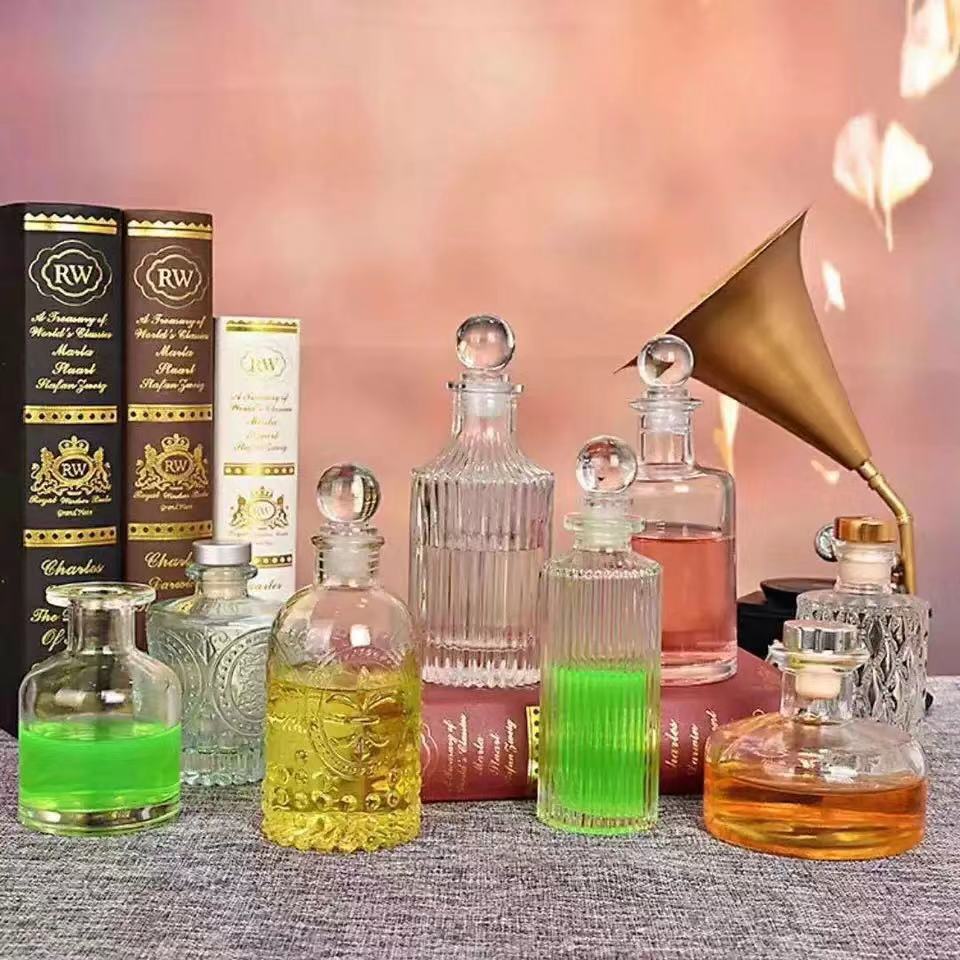 High Quality Home Decoration 50ml 100ml 150ml 200ml reed perfume glass diffuser bottle for aroma oil
