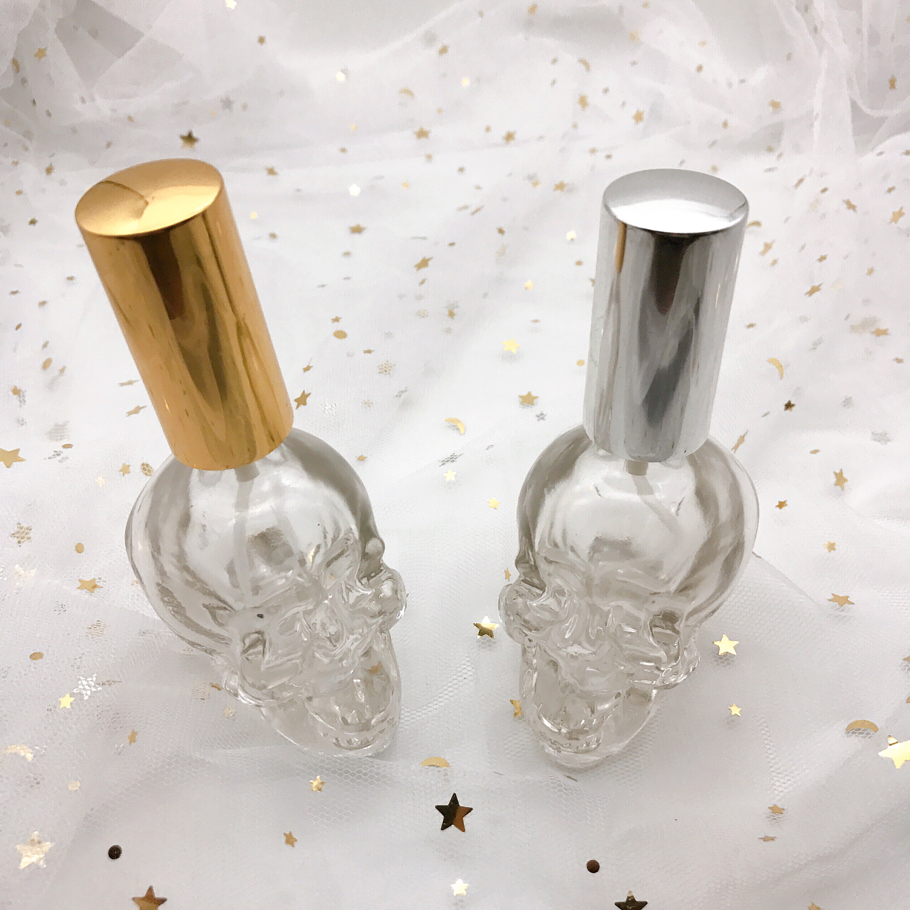 High Quality Skull-Shaped Glass bottle, perfume spray bottle, Crossbones glass bottle 5ml 15ml 30ml 50ml