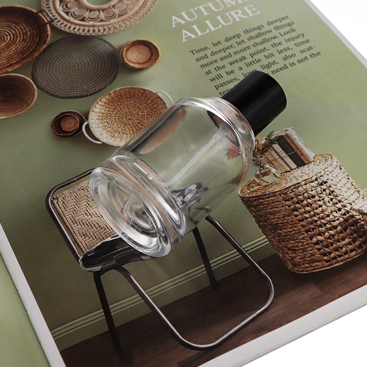 High Quality Thick Glass Empty Perfume Bottles 30 ml 50 ml 100 ml With Pump Spray Cap