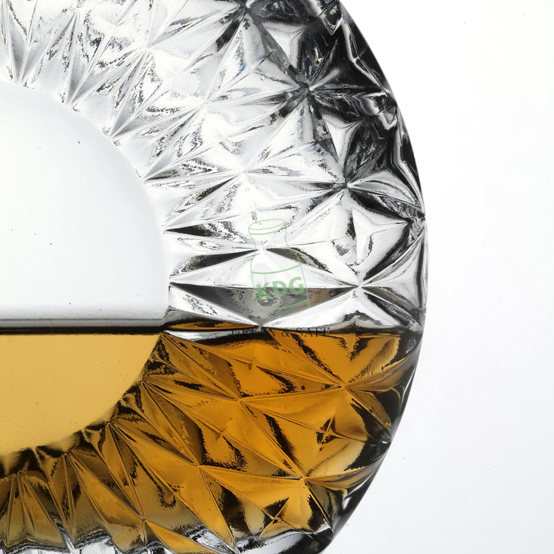 High Quality Wholesale Clear Customize Empty Wine Crystal Glass Bottle for Liquor 530ml