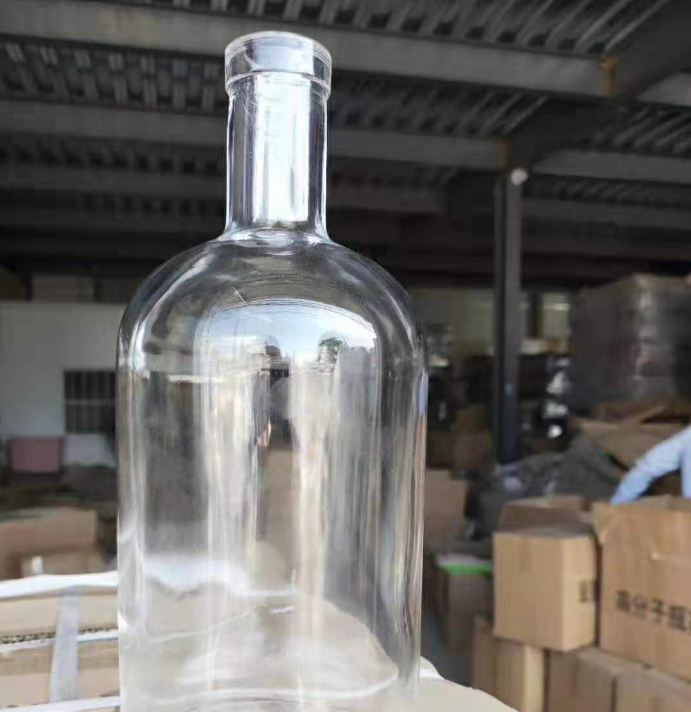 High White Glass Material 200ML 375ML 500ML Vodka Liquor Bottle 750ML With Cap Or Stopper