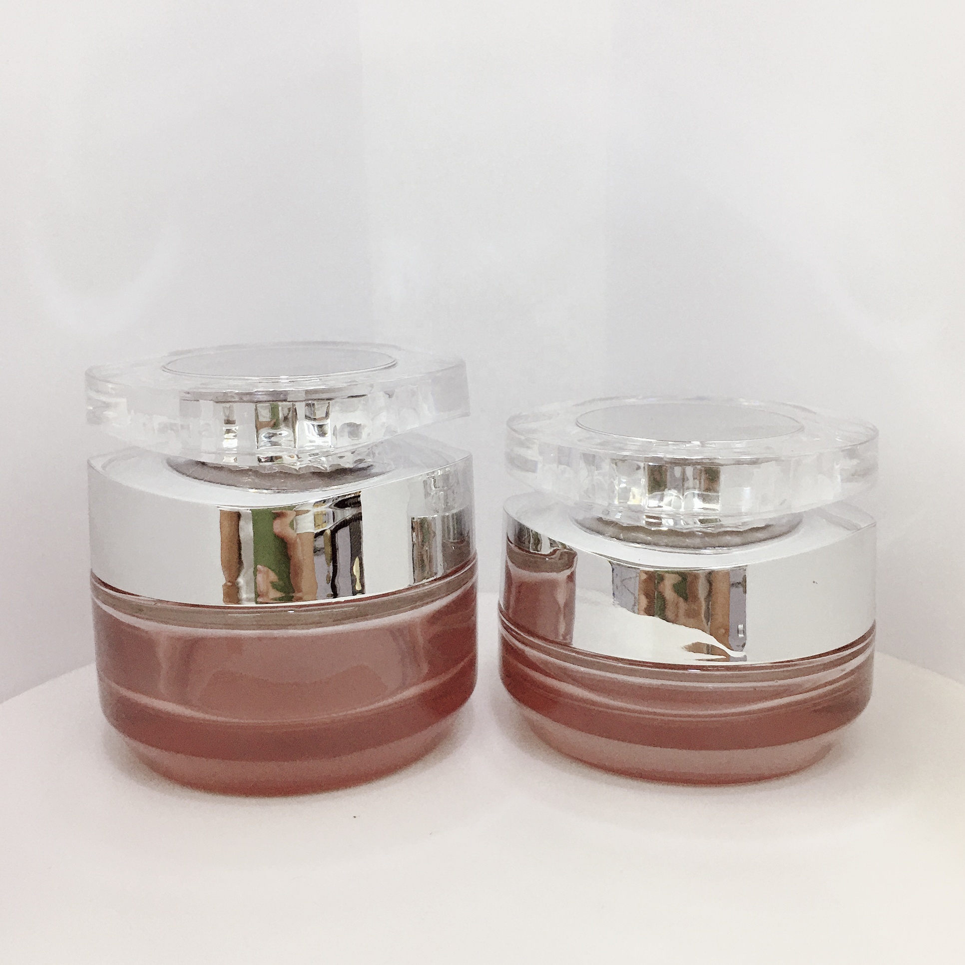 High-end cosmetics bottles new glass bottles can be customized colors.