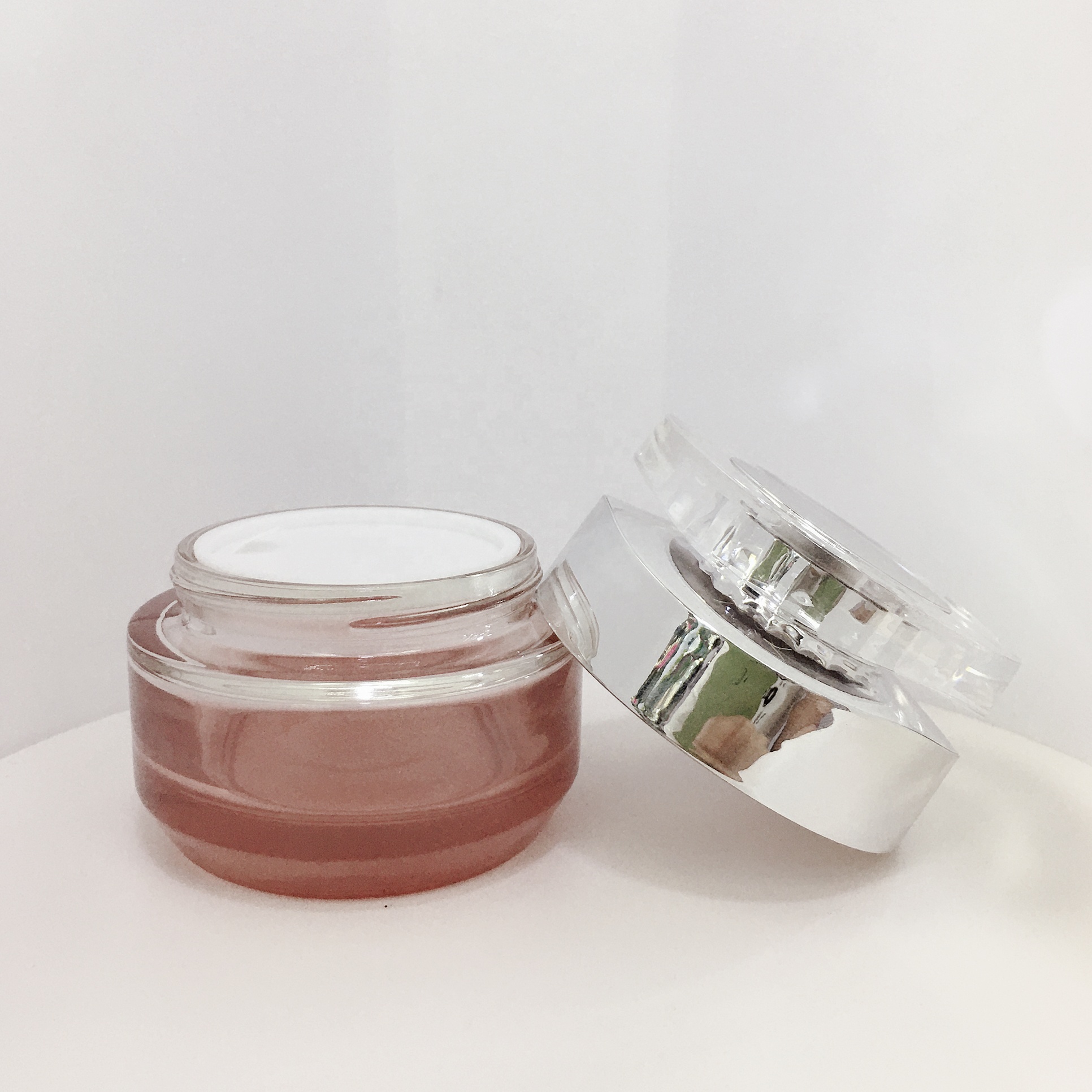 High-end cosmetics bottles new glass bottles can be customized colors.