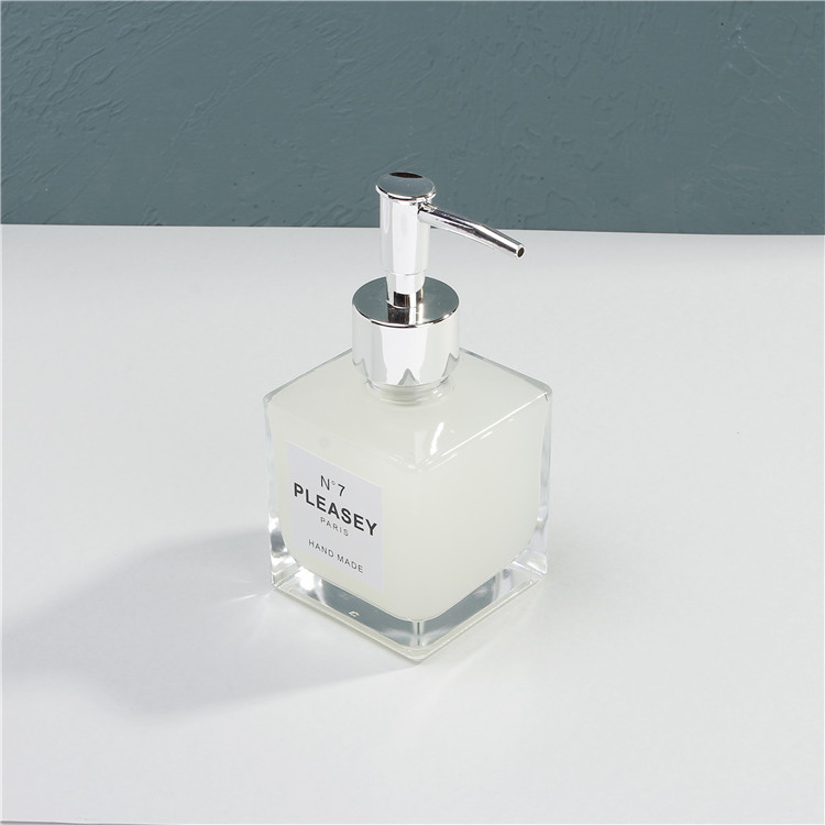 High end square glass bottle delicate shower gel glass bottle fashionable style CE approved glass bottle