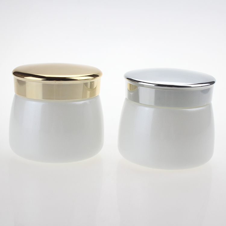 High quality 130ml 4 oz frosted round glass jars for body scrub, cream jar with shiny gold aluminum lid