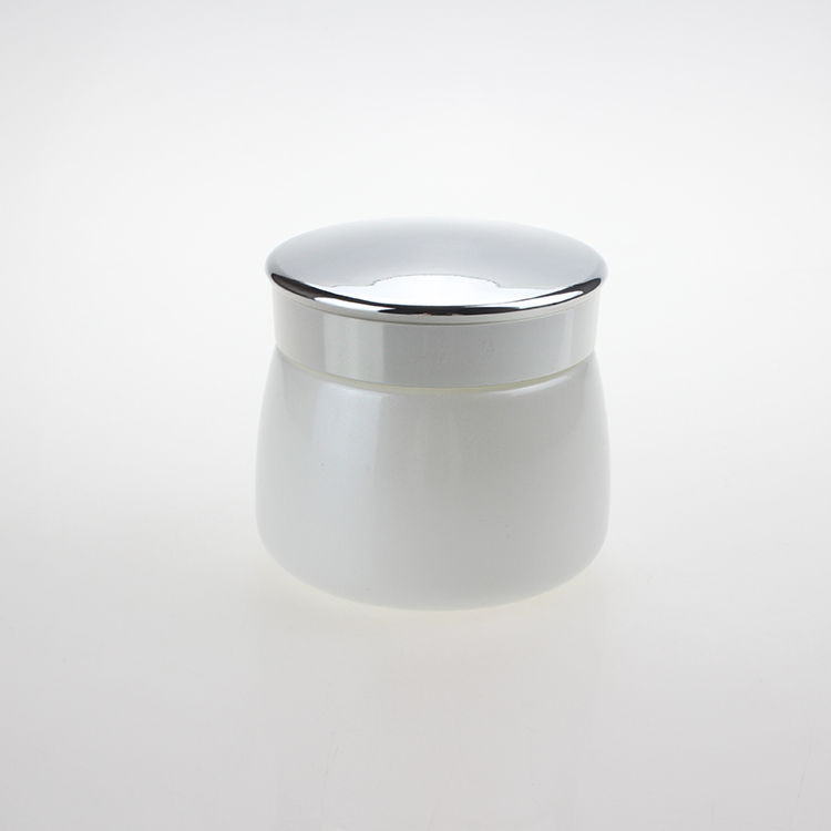 High quality 130ml 4 oz frosted round glass jars for body scrub, cream jar with shiny gold aluminum lid