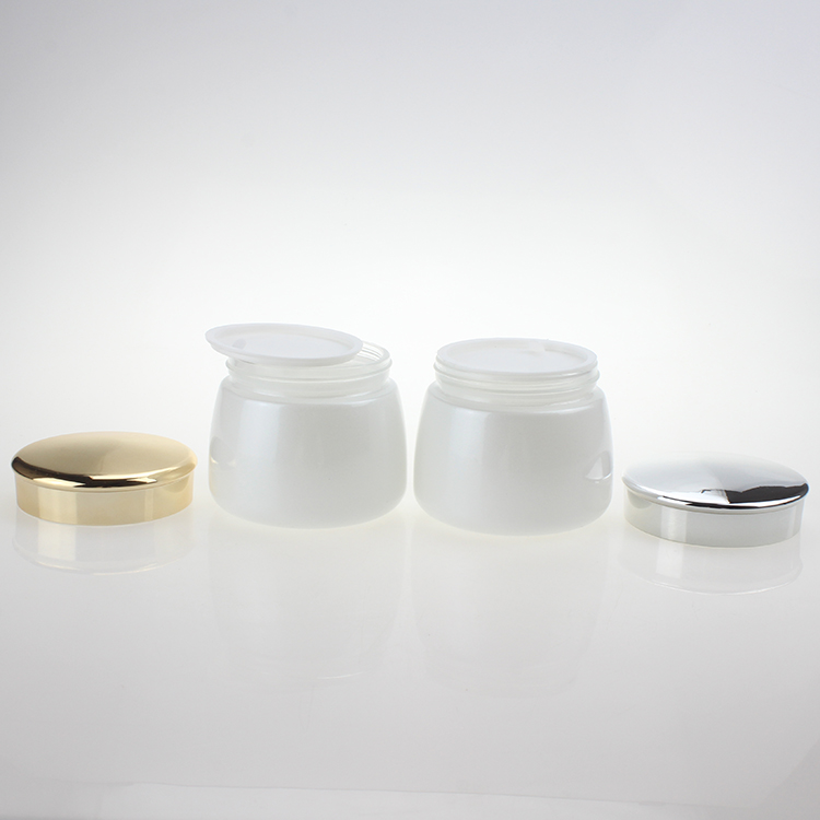 High quality 130ml 4 oz frosted round glass jars for body scrub, cream jar with shiny gold aluminum lid