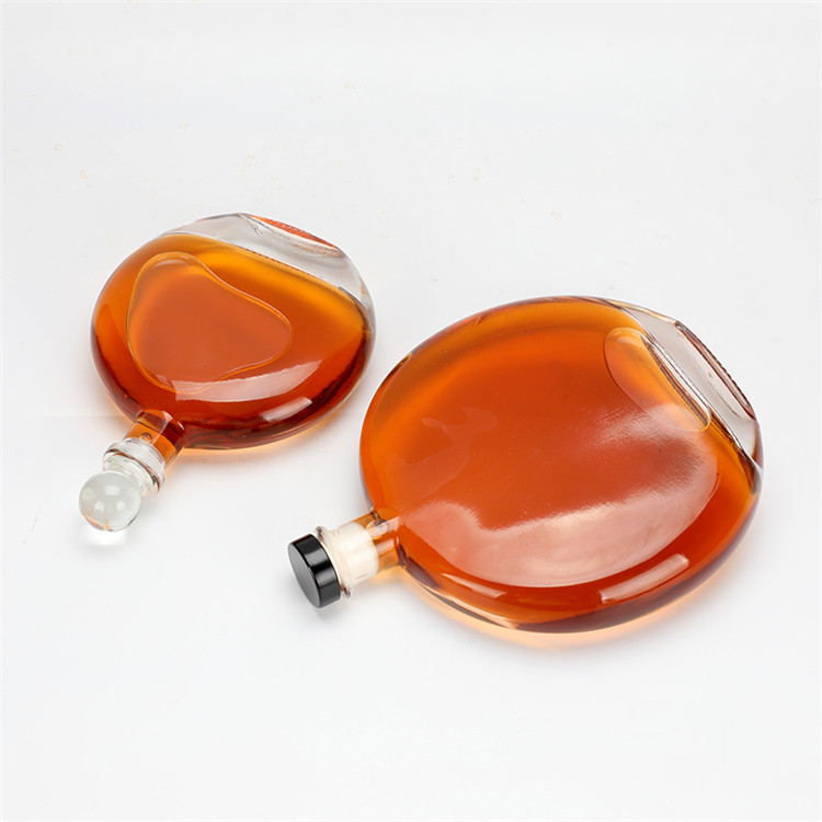 High-quality 250ml 500ml oblate wine vodka whiskey Glass Bottle