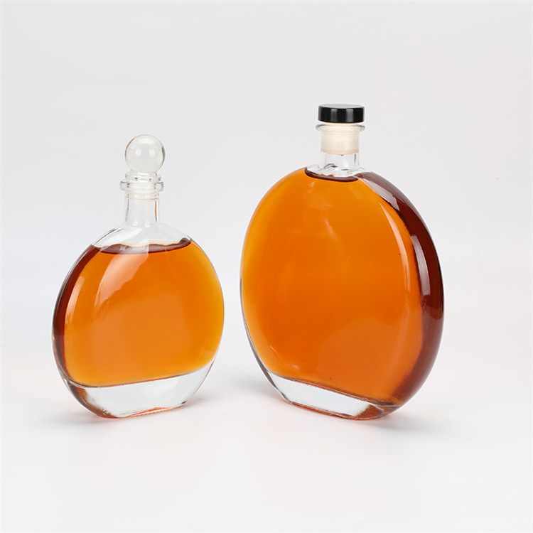 High-quality 250ml 500ml oblate wine vodka whiskey Glass Bottle