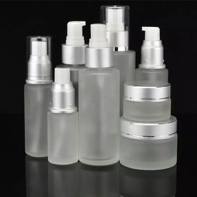 High quality 30ml 50ml 60ml glass spray serum bottle brown with press button sprayer