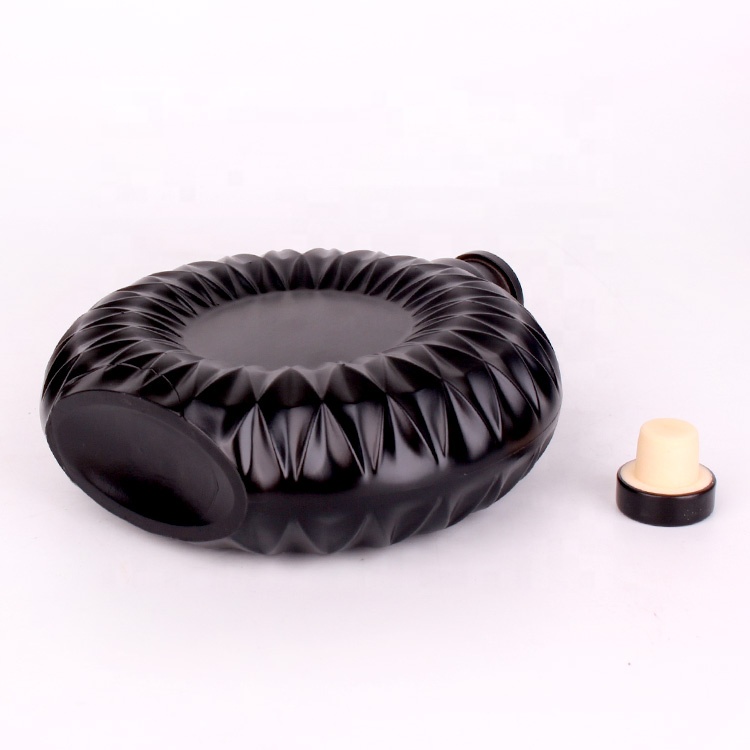 High quality empty matte black flat 500ml glass wine bottle for whiskey gin vodka with stopper