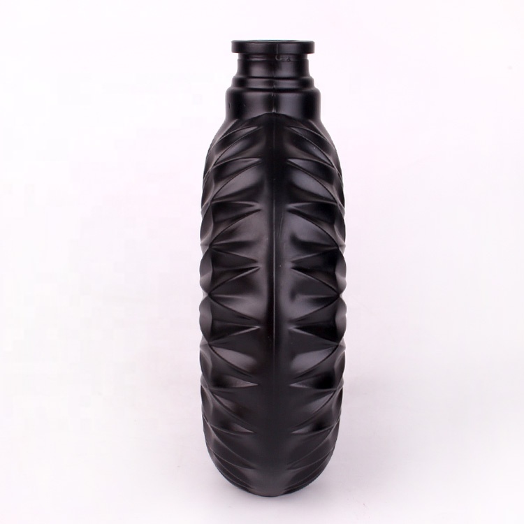 High quality empty matte black flat 500ml glass wine bottle for whiskey gin vodka with stopper