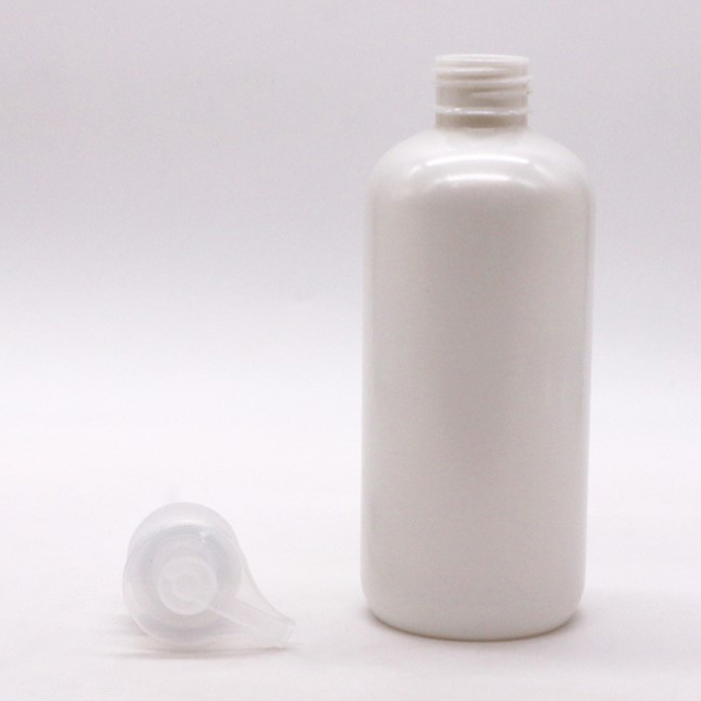 High quality frosted plastic lotion bottle with pump on sale