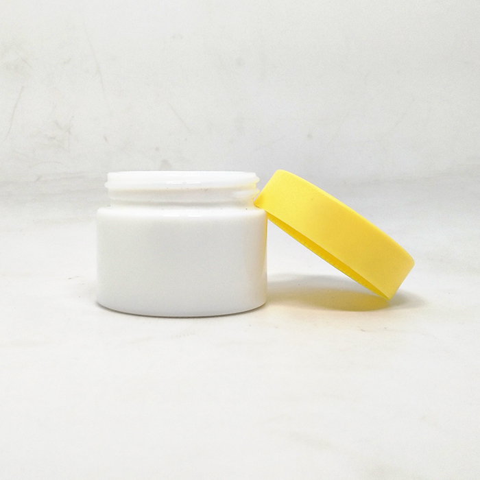 High quality opal white cream jar matte porcelain glass jar with plastic cap