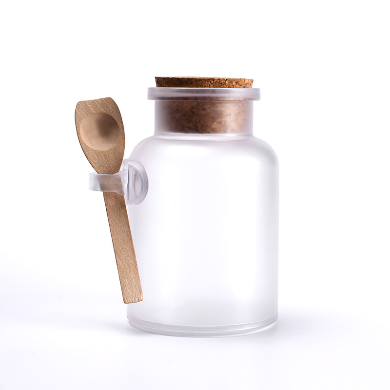 High quality skin care packaging 100ml 200ml 300ml 500ml bath salt bottle jars with wooden spoon