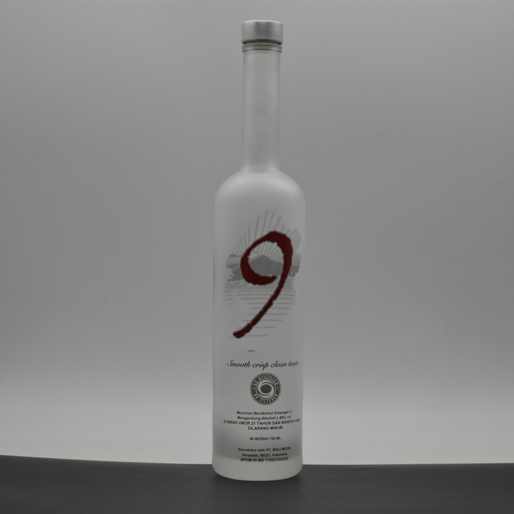 Highly quality luxury Custom round shoulder screen printing frosted white alcoholic liquor 750ml vodka glass bottle for liquor