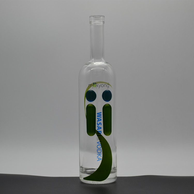 Highly quality luxury Custom round shoulder screen printing frosted white alcoholic liquor 750ml vodka glass bottle for liquor
