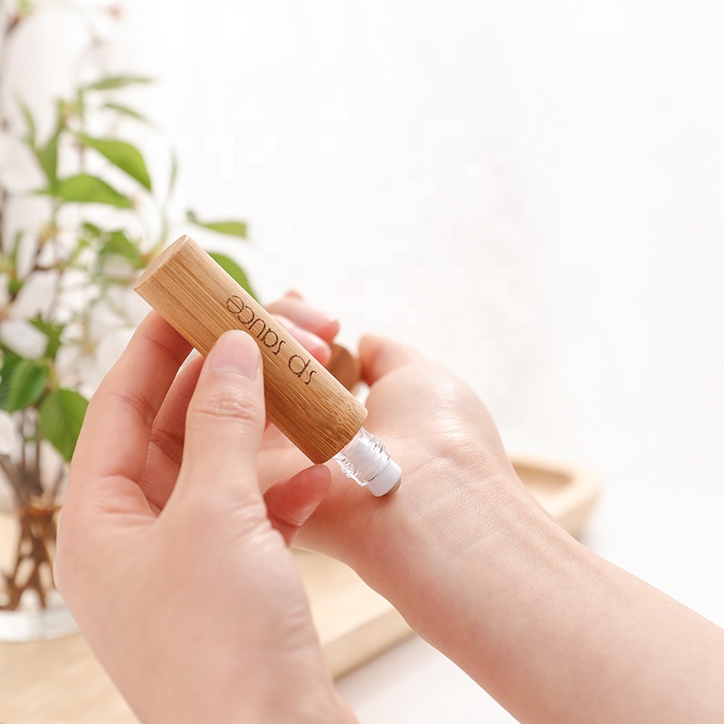 Hollow Window Bamboo Shell Clear Glass Roller Bottles Empty Refillable Essential Oil Roller Bottles