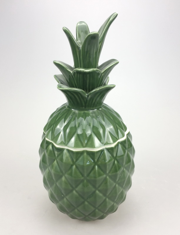 Home decorative green pineapple ceramic cookie jar with golden lid for wholesale