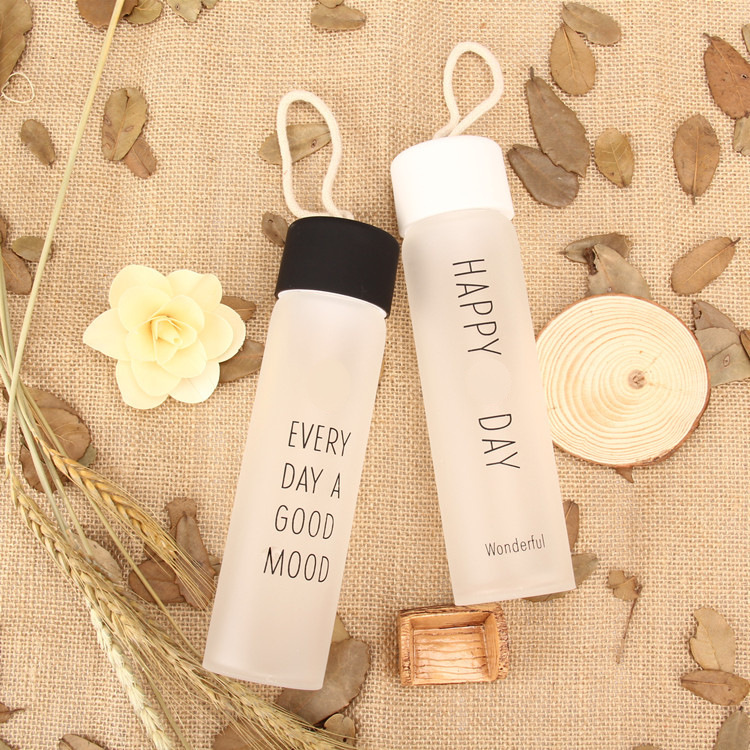 Hot Fashion Custom water glass bottle lead free portable outdoor water glass with hemp rope frosted Bottle 400ml Tea Cup