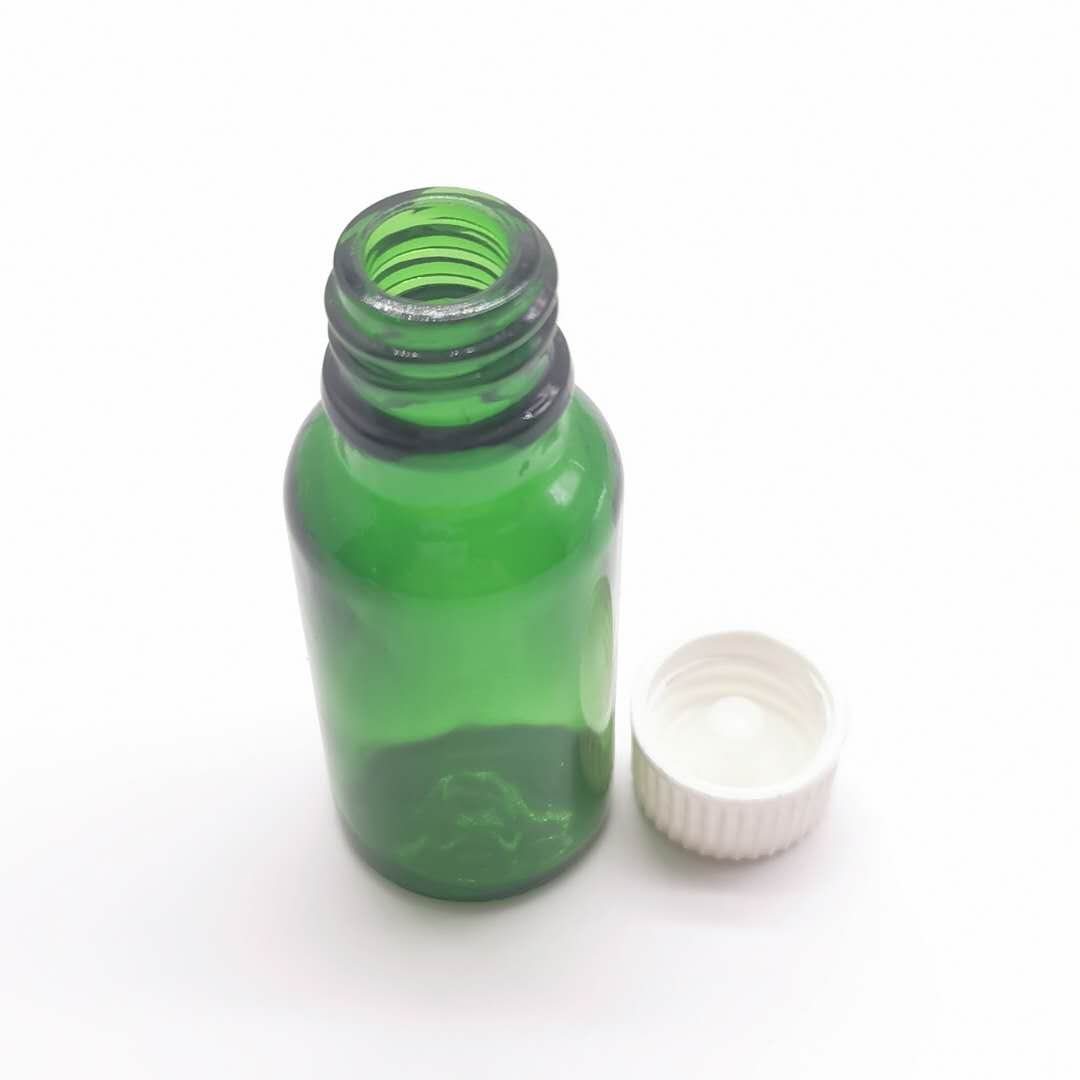 Hot Sale 15ml Plastic Cap Green Glass Essential Oil Bottle