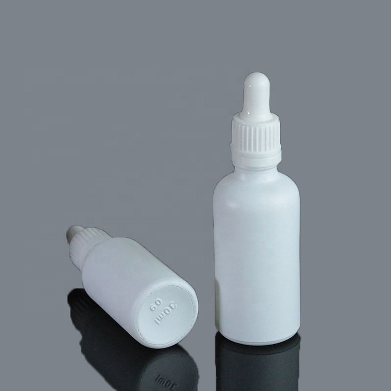 Hot Sale 5ml 10ml 15ml 20ml 30ml White Dropper Glass Bottle with Plastic Tamper Evident Cap (GRW02)