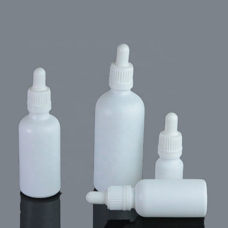 Hot Sale 5ml 10ml 15ml 20ml 30ml White Dropper Glass Bottle with Plastic Tamper Evident Cap (GRW02)