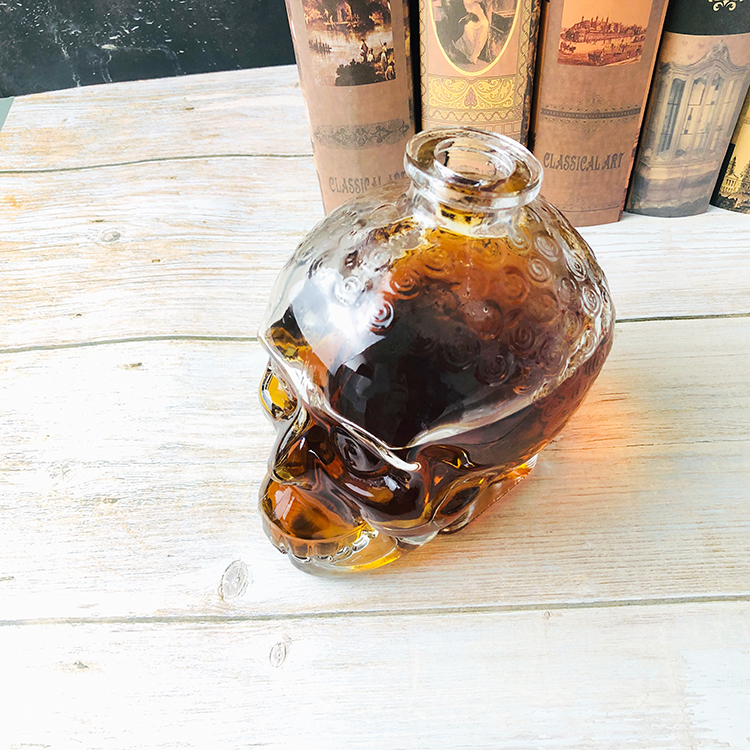 Hot Sale 700ml Bottle Skull Empty Glass Wine Bottle For Vodka And Whisky