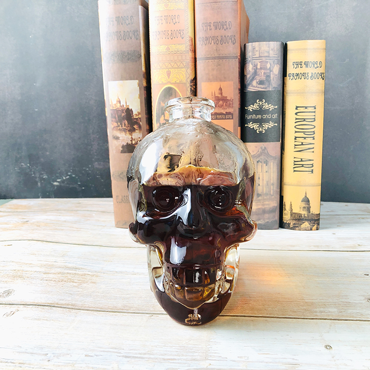Hot Sale 700ml Bottle Skull Empty Glass Wine Bottle For Vodka And Whisky