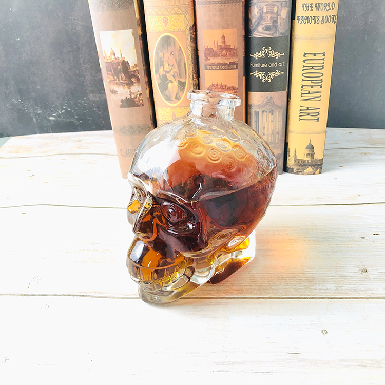 Hot Sale 700ml Bottle Skull Empty Glass Wine Bottle For Vodka And Whisky
